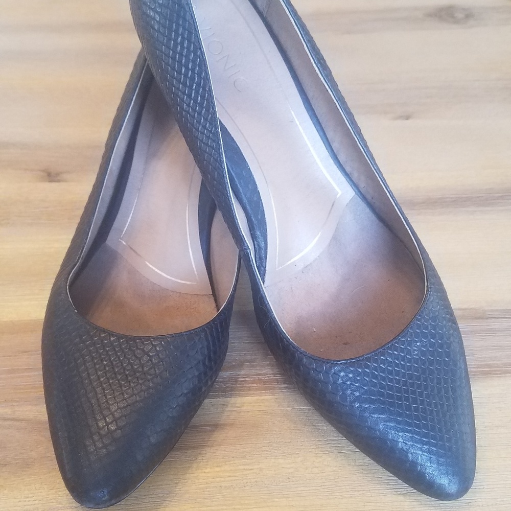 Vionic Mia Block Heel Black Snake SKin